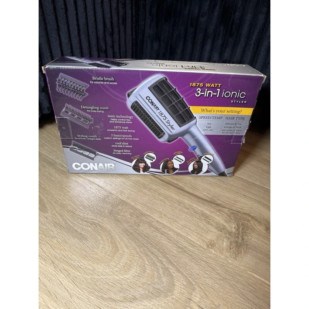 NEW in Box CONAIR 1875 Watt 3 in 1 Ionic Styler Hair Dryer Brush Comb Attachment